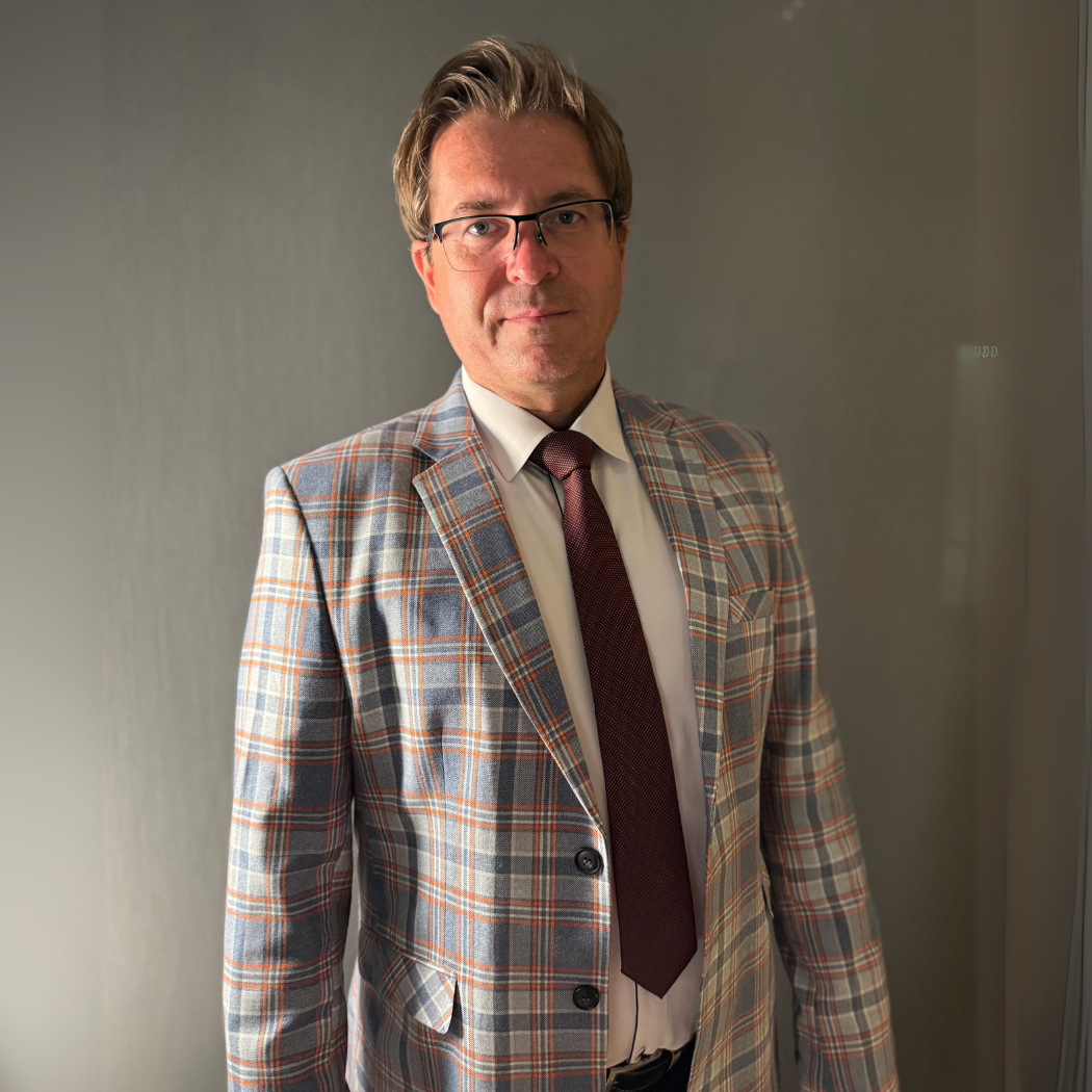 Illinois attorney profile, real estate legal expert, trial lawyer Illinois, law firm founder